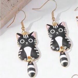 💥$15🔥 🆕 Kitty Cat Earrings! NEW! Cute Dangling Tail that moves! Puurrfect